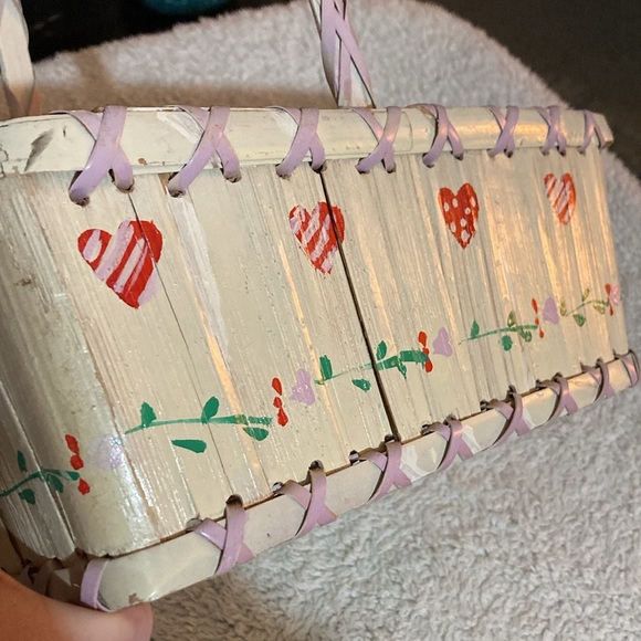 Cute wicker basket with heart designs euc - Picture 12 of 15